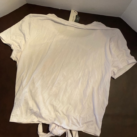 Francesca’s tongue tee - Picture 3 of 3